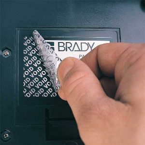 Garantiinay-etiketka-kontrol-vskritiy